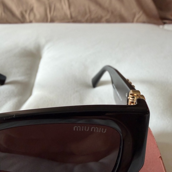 Miu Miu Black Sunglasses with Pink Case - Picture 2 of 5